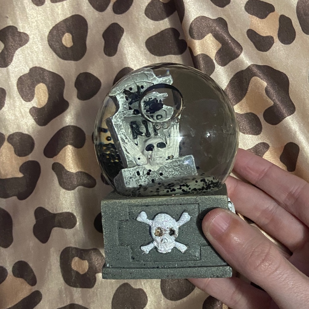 imperfect skull + tombstone snow globe